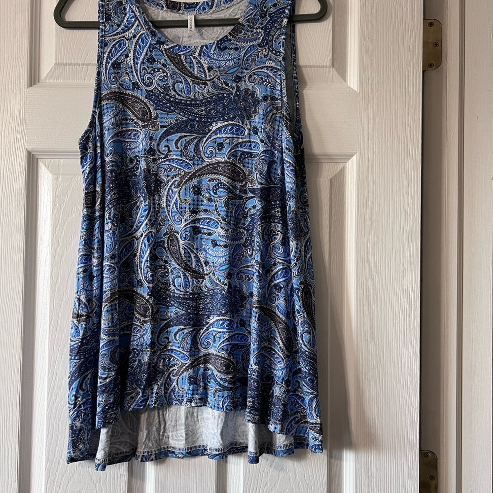Blue Paisley Sleeveless Women's Top - Picture 1 of 5
